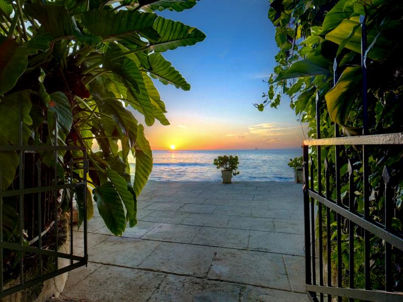 Mango Bay Villa- Beachfront Messel style , Beachfront villas Barbados , St James , West Coast Barbados 