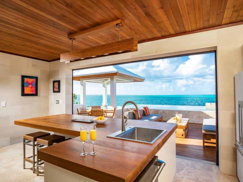 Beach Cake , Grace Bay , Turtle Cove 