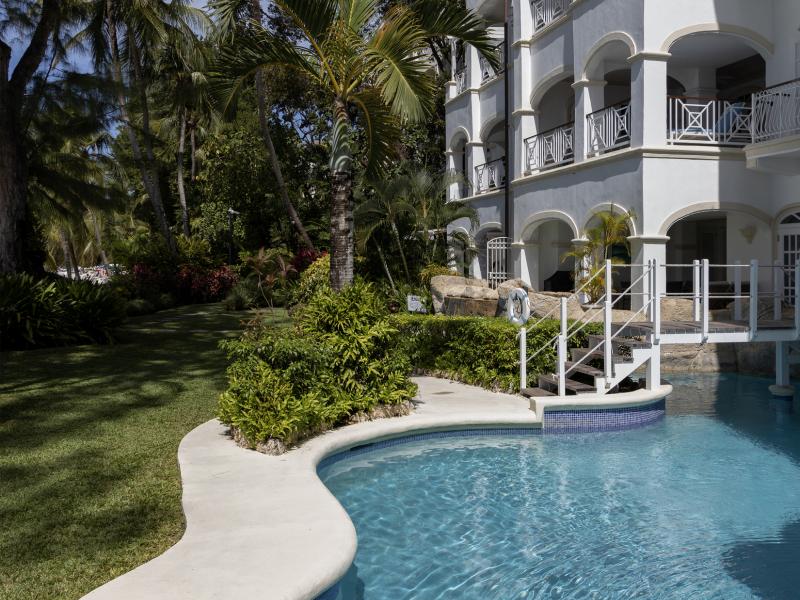 Old Trees 302 - La Mirage Penthouse , Beachfront villas Barbados 