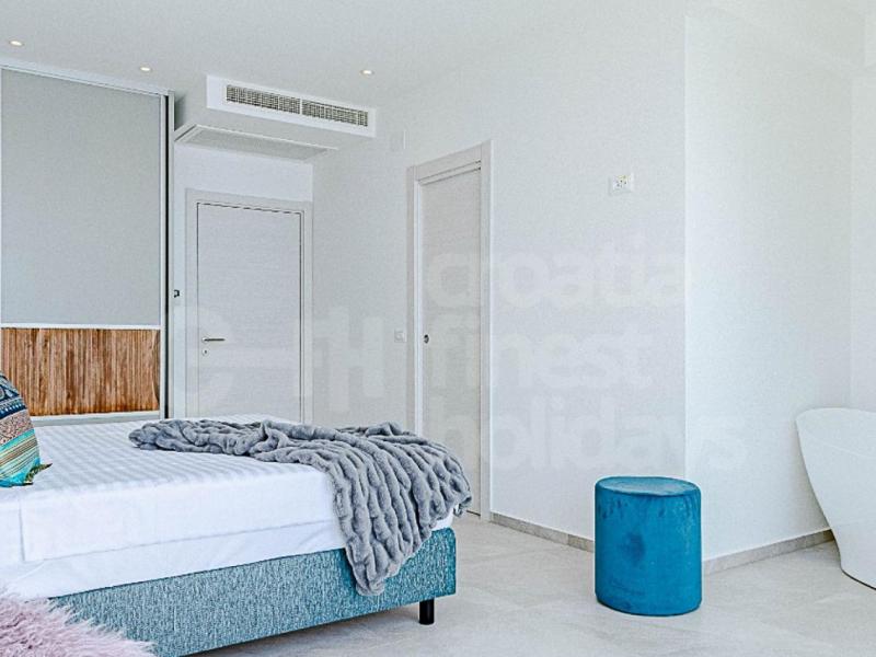 Villa S , Islands 