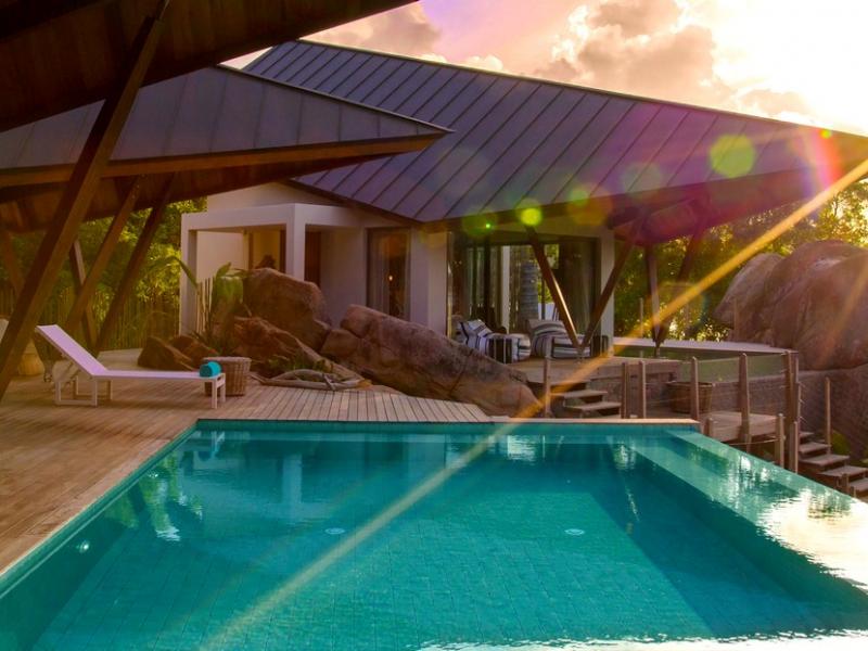 Deckenia , Praslin 