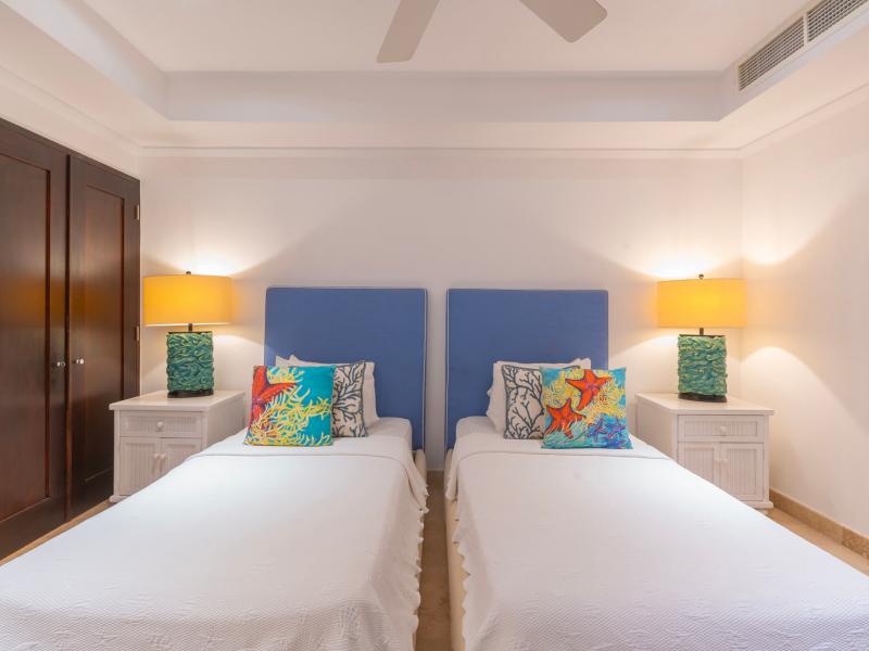 Coral Cove 8 - Life's a Beach , Beachfront villas Barbados , Coral Cove , St James , West Coast Barbados 