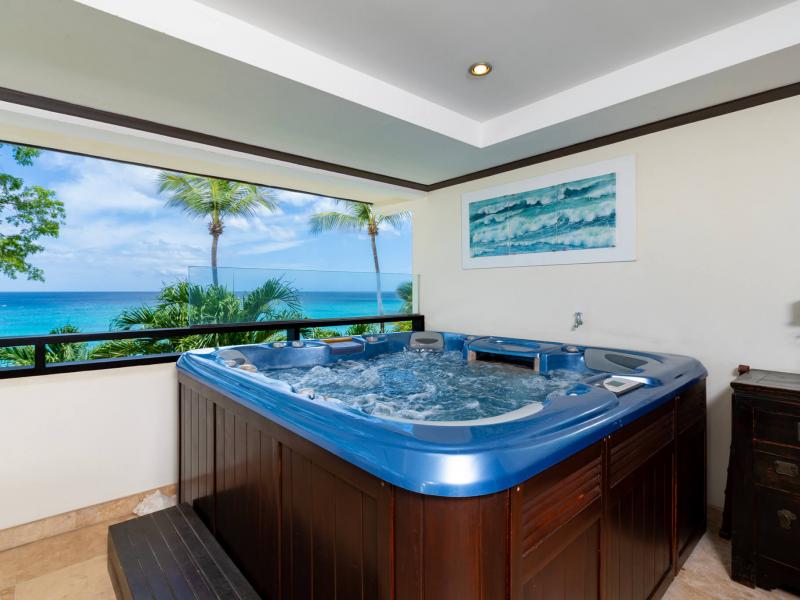 Coral Cove 8 - Life's a Beach , Beachfront villas Barbados , Coral Cove , St James , West Coast Barbados 