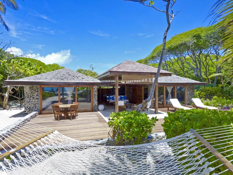 Petit St Vincent , Petit St Vincent 