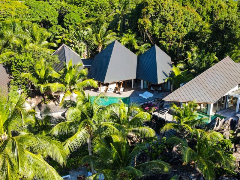 Deckenia , Praslin 