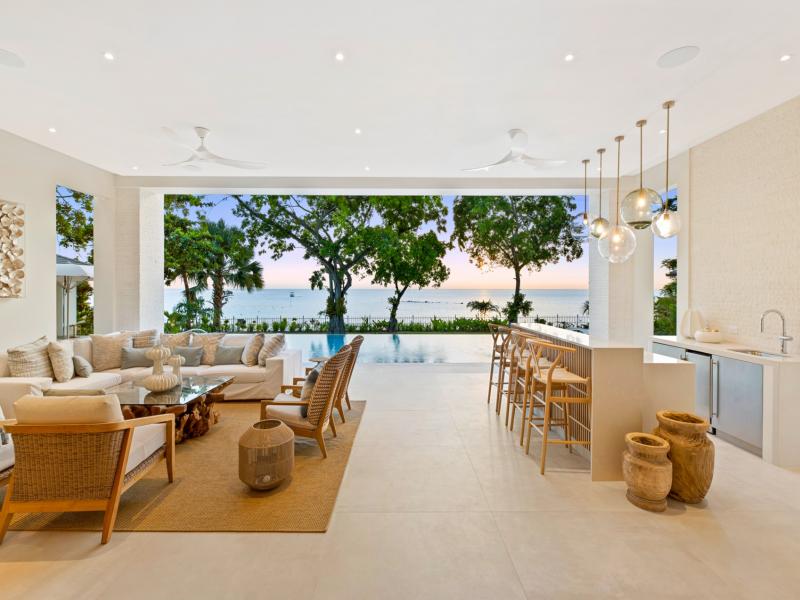 One Beachlands - Beachfront , Beachfront villas Barbados , Holetown , St James 