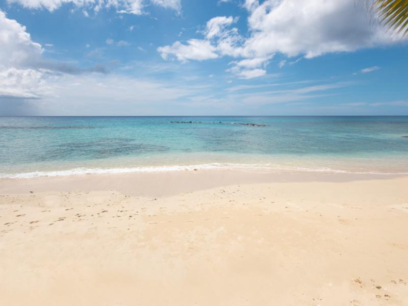 One Beachlands - Beachfront , Beachfront villas Barbados , Holetown , St James 