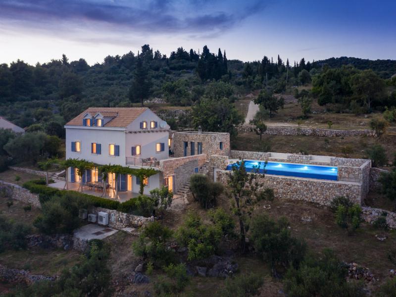 Villa Ella , Islands , Sipan Island 