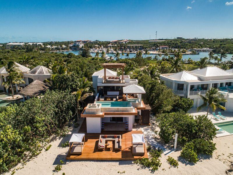 Beach Cake , Grace Bay , Turtle Cove 