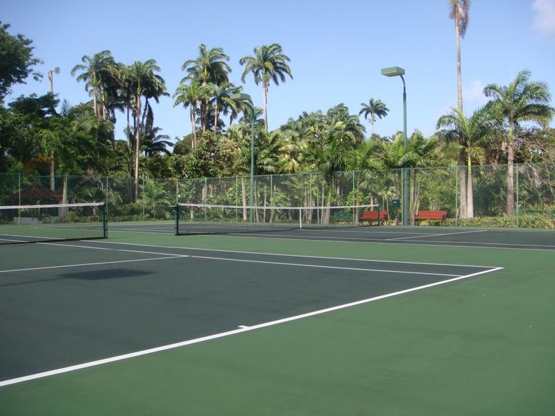 Royal Glitter Bay Apartments , Beachfront villas Barbados , Glitter Bay , Porters , St James , West Coast Barbados 