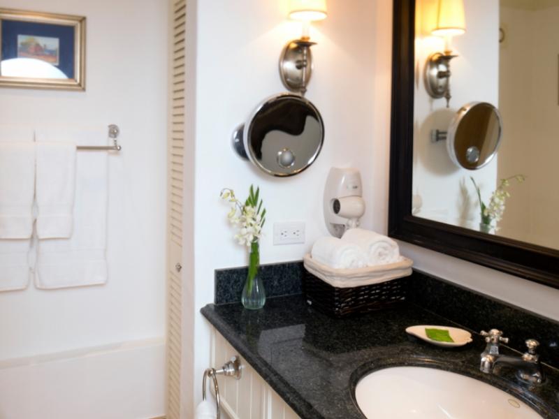 Royal Glitter Bay Apartments , Beachfront villas Barbados , Glitter Bay , Porters , St James , West Coast Barbados 