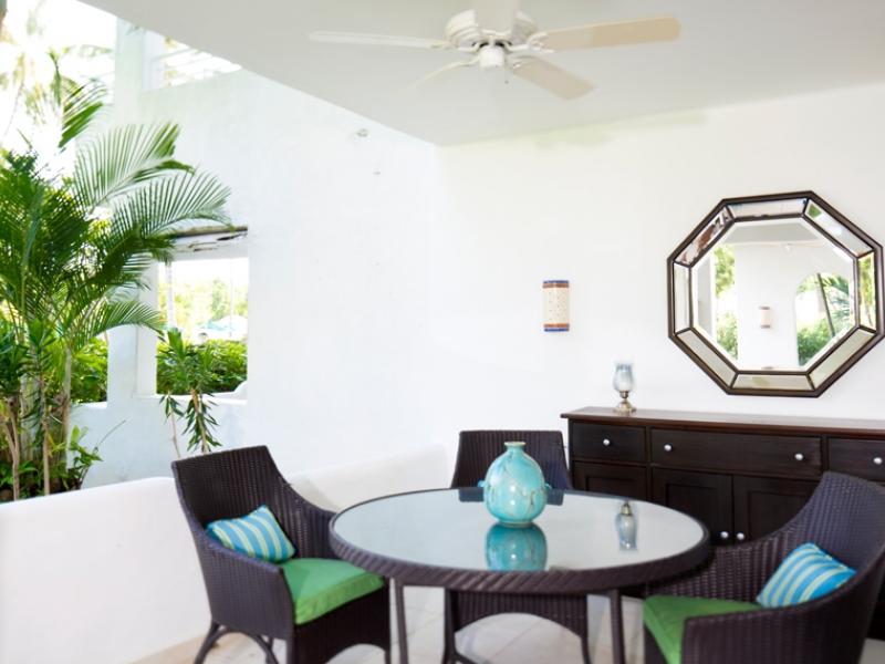 Royal Glitter Bay Apartments , Beachfront villas Barbados , Glitter Bay , Porters , St James , West Coast Barbados 