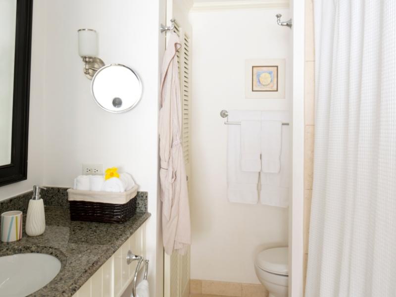 Royal Glitter Bay Apartments , Beachfront villas Barbados , Glitter Bay , Porters , St James , West Coast Barbados 