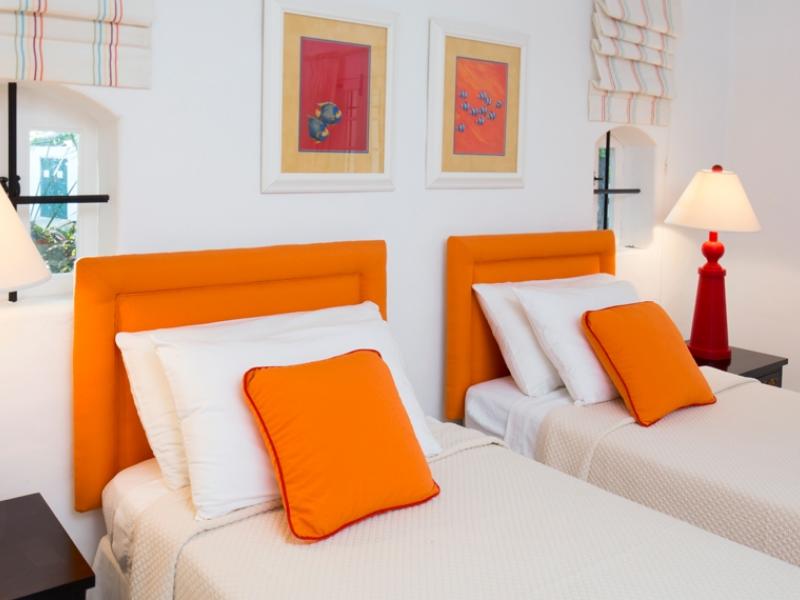 Royal Glitter Bay Apartments , Beachfront villas Barbados , Glitter Bay , Porters , St James , West Coast Barbados 