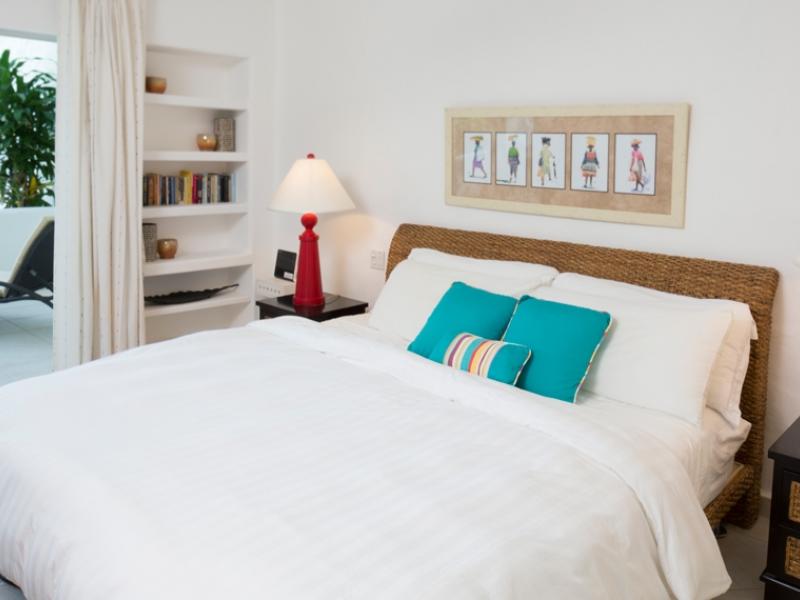 Royal Glitter Bay Apartments , Beachfront villas Barbados , Glitter Bay , Porters , St James , West Coast Barbados 