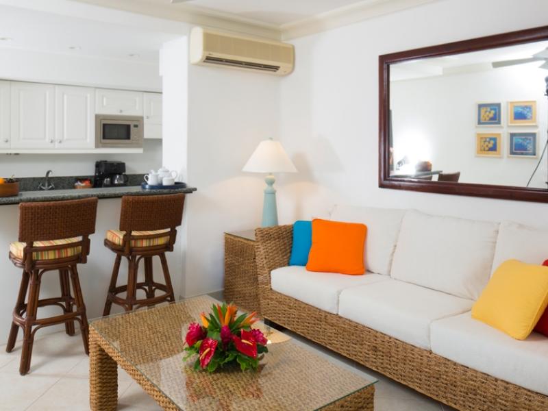 Royal Glitter Bay Apartments , Beachfront villas Barbados , Glitter Bay , Porters , St James , West Coast Barbados 