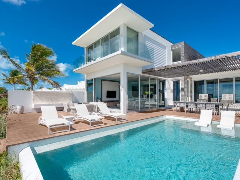 Villa Helios , Long Bay 
