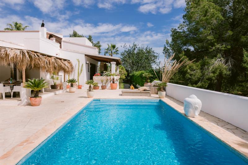 Villa Larish
